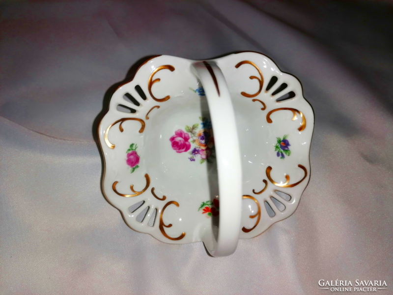 Eljegyzési gyűrűtartó porcelán kosár