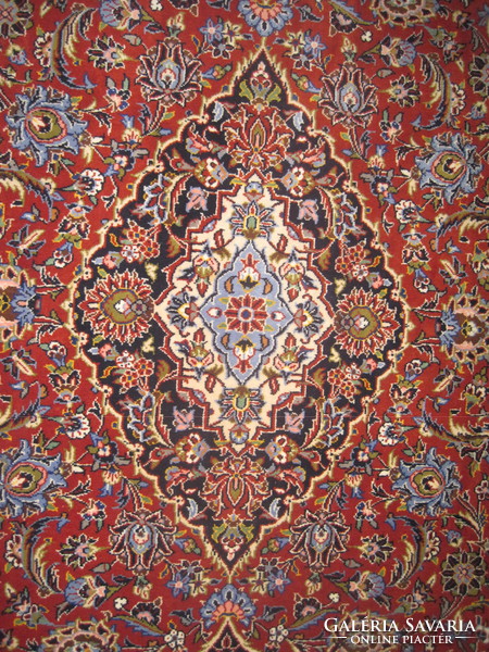Wonderful carpet with a wonderful Iranian herat pattern!