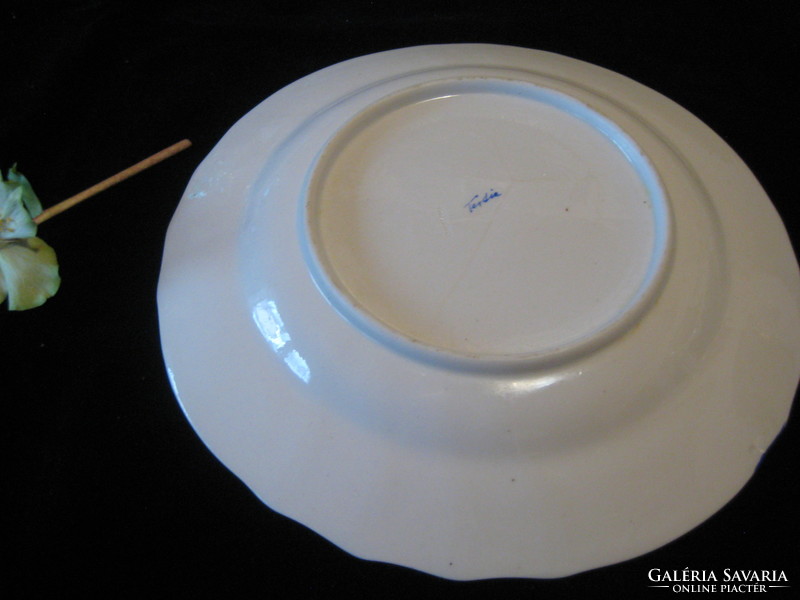 HERENDI  Tertia  lapos tányér  átmérője 25,4  cm ,egy kis gyári hajszál repedés van rajta