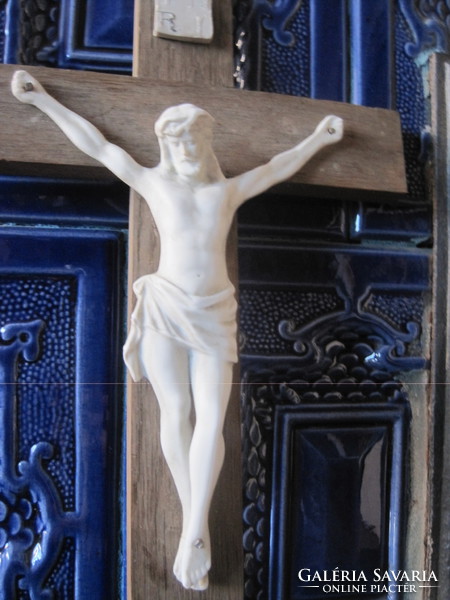 Hard wooden cross with porcelain body!