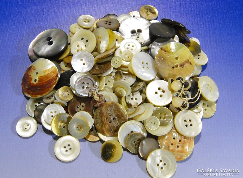 0A556 antique polished mother of pearl button pack 250 pcs