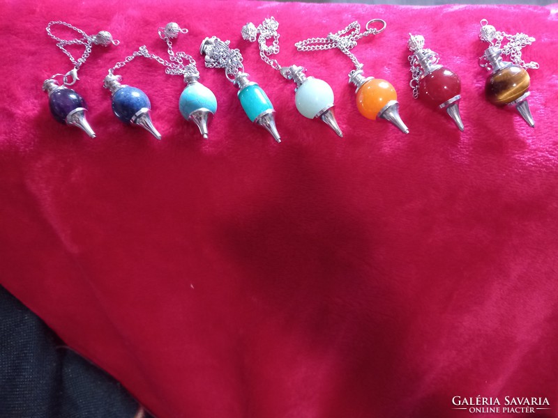 Mineral and semi-precious pendulum for astrology