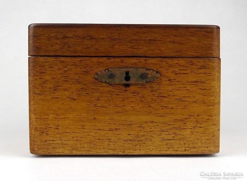 1H696 antique small wooden box 10.5 X 12 x 15 cm