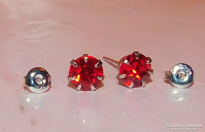 Sparkling red luster crystal stone earrings