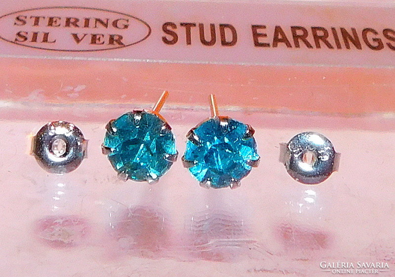 Sparkling sapphire blue luster crystal stone earrings