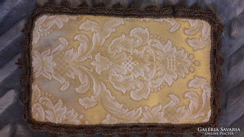 Tablecloth fair 70% discount on old brocade tablecloth display case 1. (M2153)