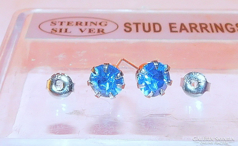 Sparkling aquamarine blue luster crystal stone earrings