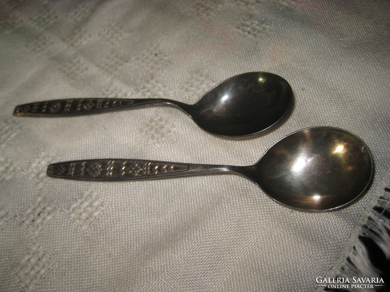 Antique silver-plated tea spoon, marked, 15.2 cm
