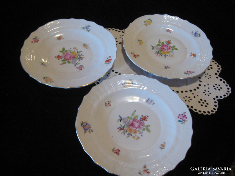 Old Herend, small plates 19 cm, nice condition 3 pcs