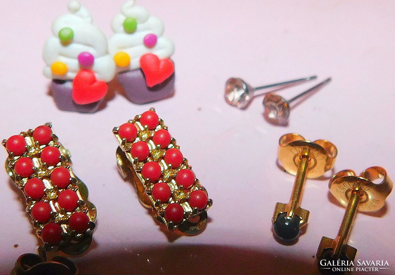9 A pair of real retro earrings in one - 70s
