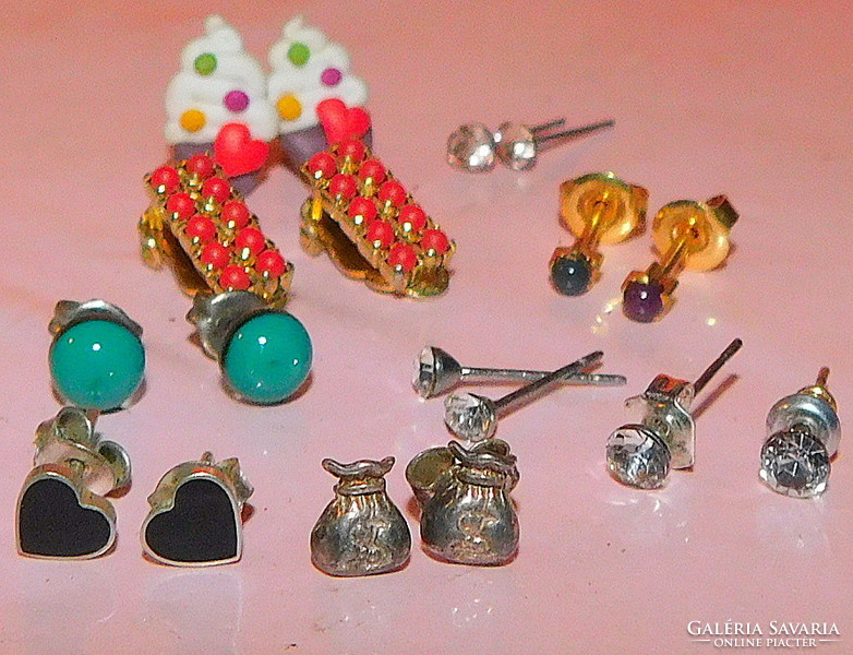 9 A pair of real retro earrings in one - 70s