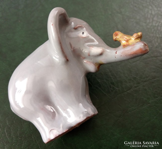 Antik porcelán figurális emléktárgy nipp