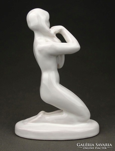 1H745 Térdelő női akt fehér porcelán szobor 14.5 cm