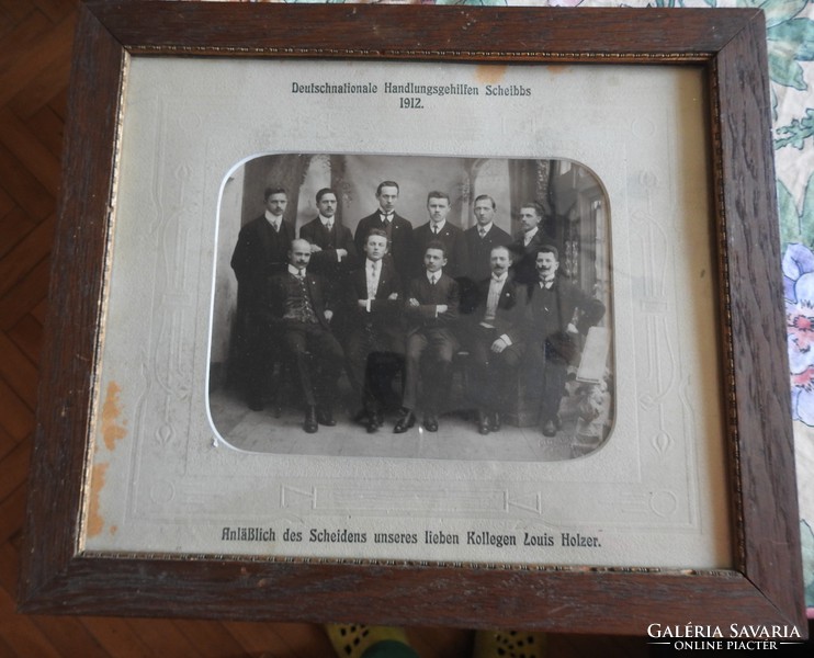 Antik csoportkép fotó keretben - Deutschnationale Handlungsgehilfe Scheibbs