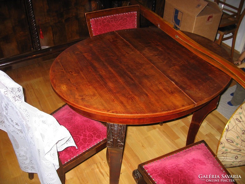 Antik, vintage bútor család felújítva, faragott
