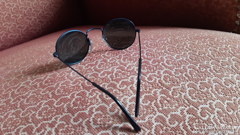 Vintage polaroid sunglasses