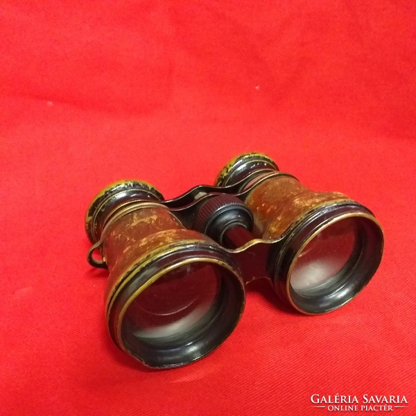 Old leather-coated copper theater binoculars, binoculars.