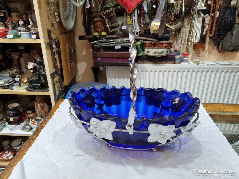 Basket with glass inserts