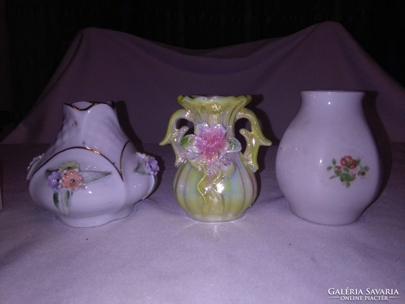 Porcelán kis váza - három darab együtt