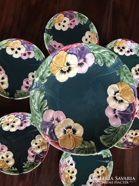 Pansy majolica set in beautiful condition