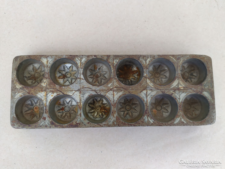 Antique chocolate chocolate candy metal mold confectioner candy maker 5035
