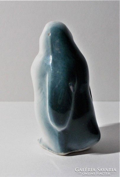 Mini porcelán pingvin figura