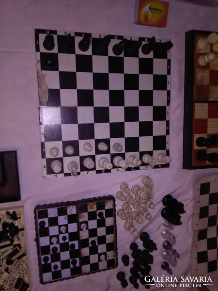 Retro sakk táblák, bábúk, malom, úti sakk, dominó, társasjáték - együtt
