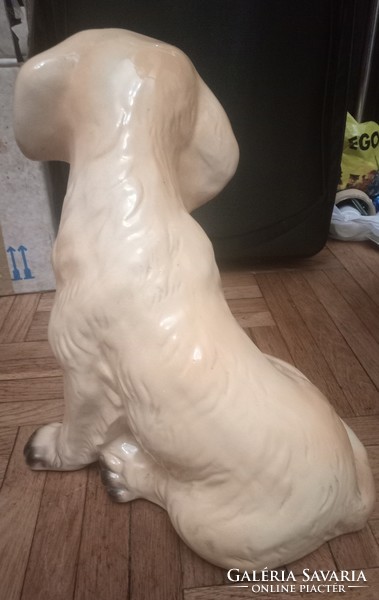 Hatalmas kutya szobor az 1970-es évekből