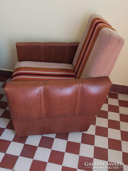 Gyönyörű békebeli Retro fotel  fotelok nosztalgia darab , egyben eladók bútor mid century.