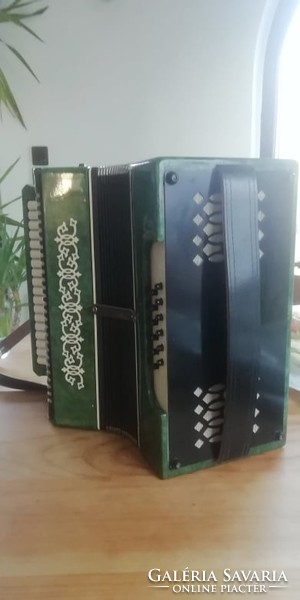 Accordion has never been used since the 1980s