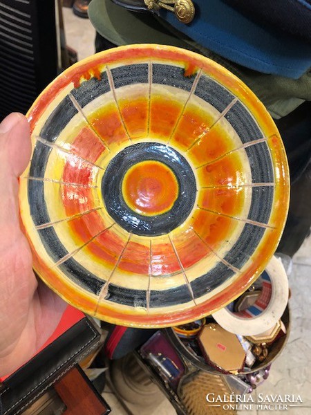Kiss rose ceramic plate, 15 cm in diameter, for collectors.