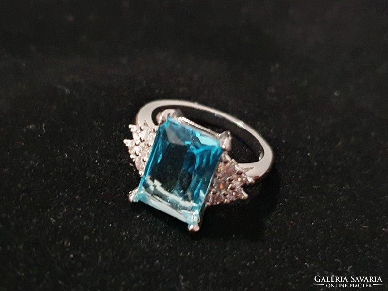 Blue zirconia silver ring size 10! 8Karat!