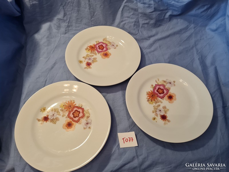 T077 kahla small plate, the flower is worn in some places, 3 pcs