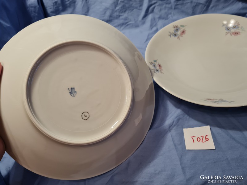 T026 Zsolnay virágos leveses tányér 2 db