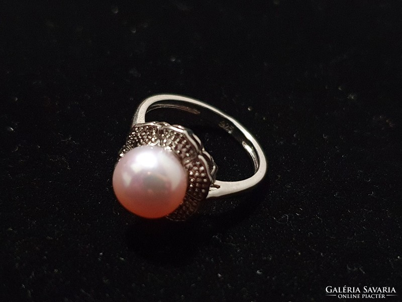 Shell pearl silver ring size 8! 4 carats!