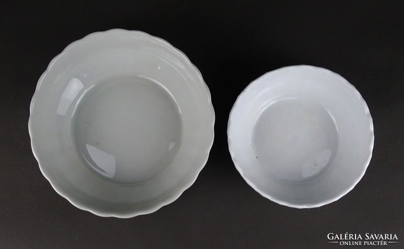1H501 old small white clove stew bowl 2 pieces