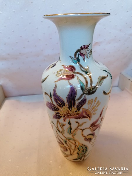 Zsolnay egyedi kézzelfestett váza 28 cm.