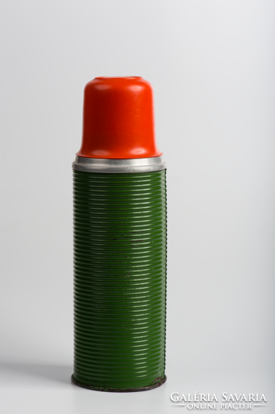 Can be used as a bauhaus thermos from the 30s orion