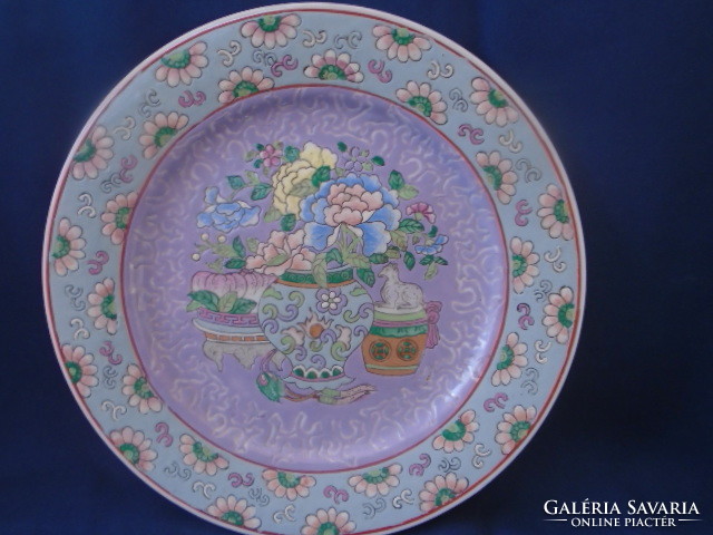 Antique Chinese porcelain plate from the Daoguang emperor's era (1821-1850)