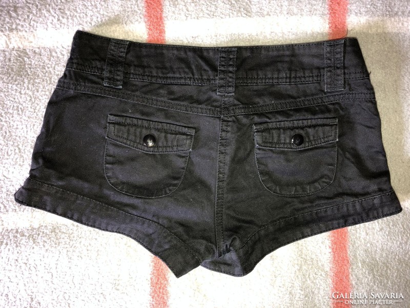 Divided by h & m black shorts