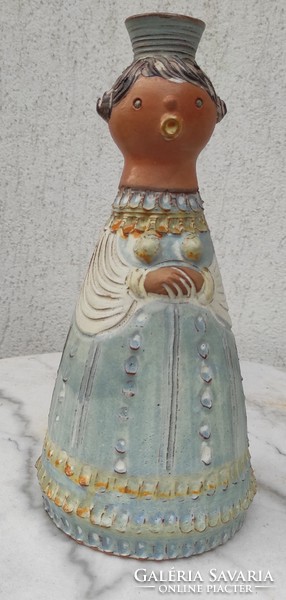 Vase of kiss rose ilona ceramic statue.28 Cm high