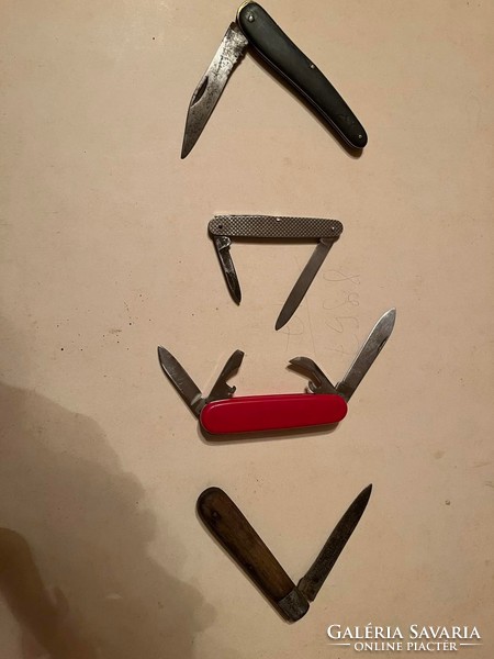 4 old knife pocket knives