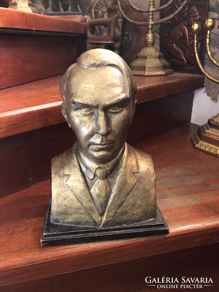 Metal bust of Ferenc Molnár, c. With T. Szigno, from 1936.