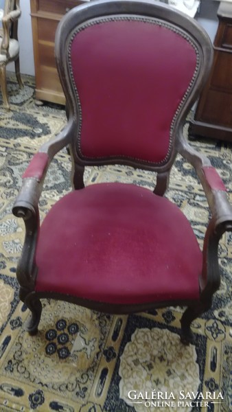 Stilus chair with burgundy cover