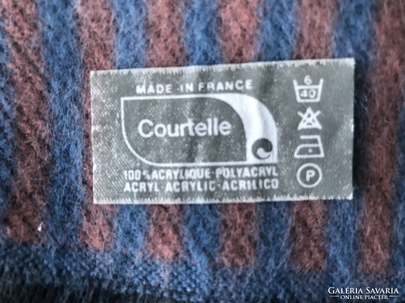 Francia sál finom pasztel színekkel, Courtelle márka