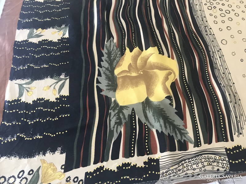 Vintage selyemkendő sárga virágokkal, Huali design, 105 x 107 cm