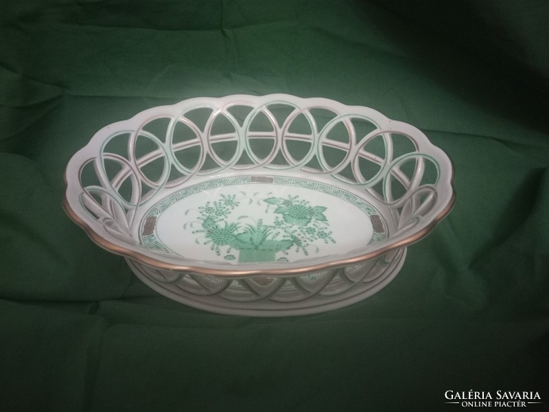 Green Indian flower basket pattern with openwork Herend offering from the 1970s