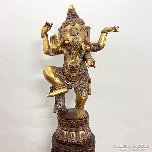 Aranyozott Ganesha szobor emelvényen - VÁROM AJÁNLATÁT