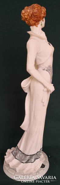 DT/030 - Vintage jellegű, óriási modern szobor, hölgy ékszerekkel