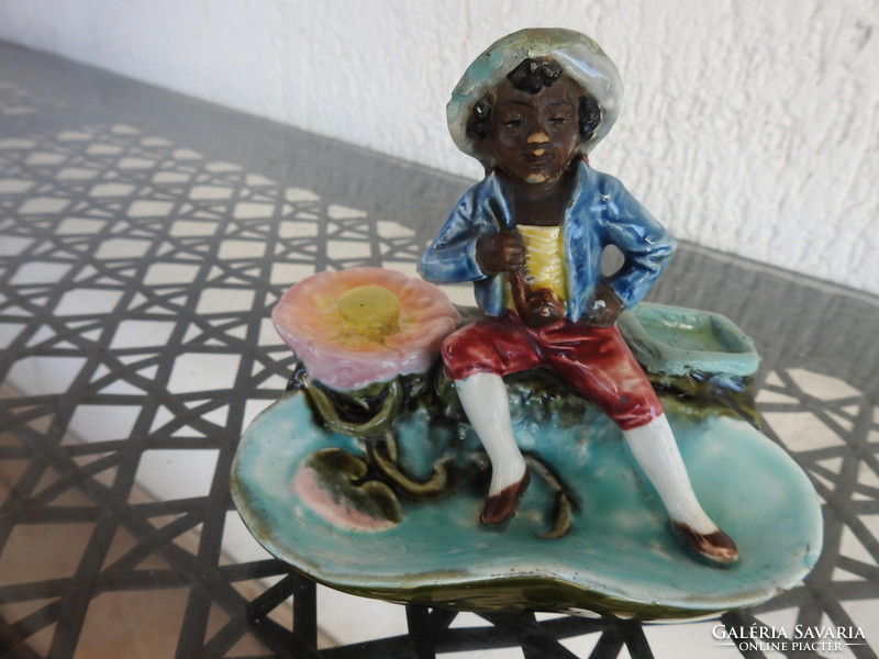 Antik jelzett figurális majolika asztalközép